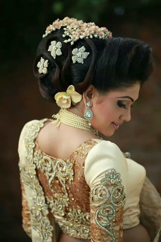 14 Gorgeous Pics of sri lankan wedding saree blouse designs