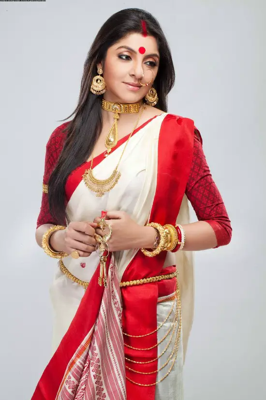 15 Traditional Bengali Sarees With Images 15-traditional-bengali-sarees-with-images