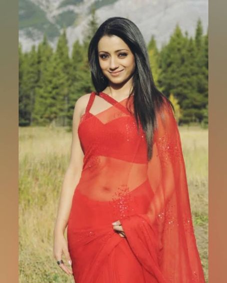 Trisha In Plain Red Saree