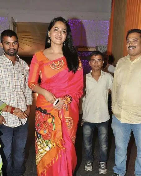 Anushka Shetty In Three Fourth Sleeves Blouse