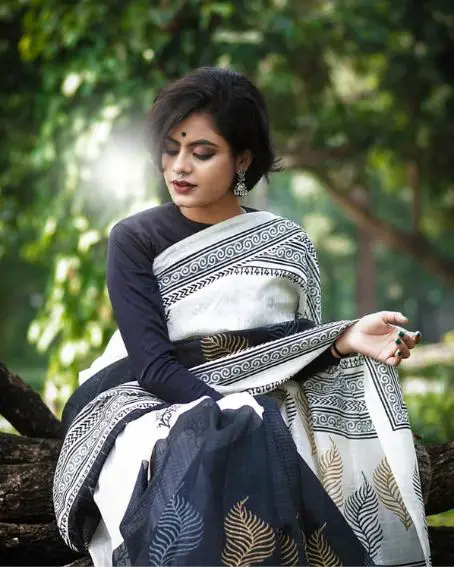 Bengali Style black and white Saree