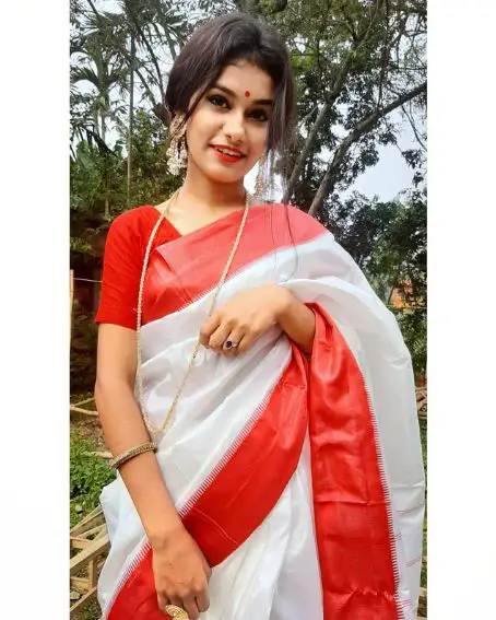 Bengali White Saree With Red Zari Border