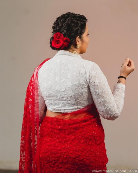 Red Netted Saree With White Full Sleeves Blouse