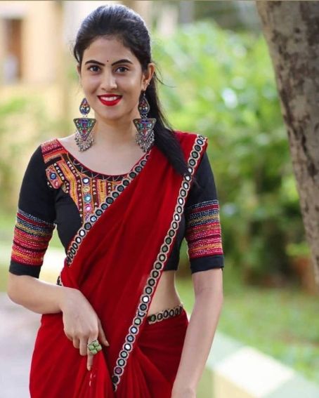 Red Plain Mirror Border Saree With Black Blouse