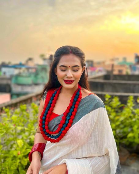 Traditional Bengali Saree With Beige Color