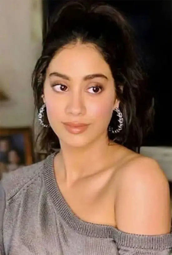 Janhvi Kapoor Incredible Look