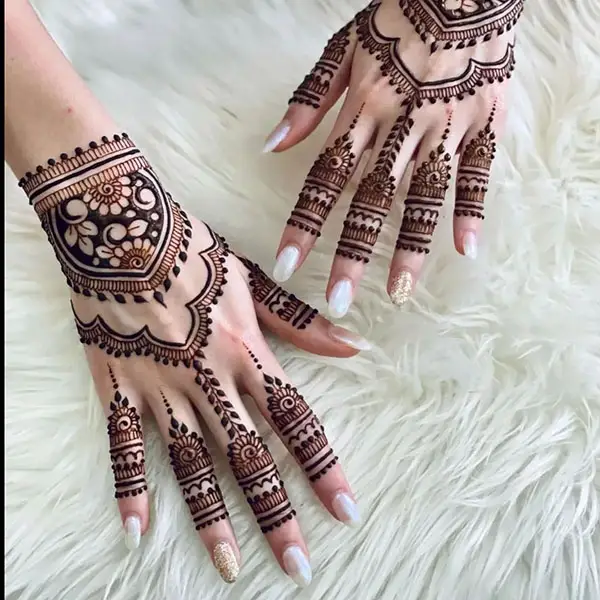 Top 25+ Eye Catching Arabic Mehndi Designs - Latest Collection