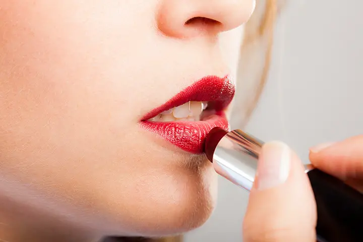 apply lip liner after lipstick