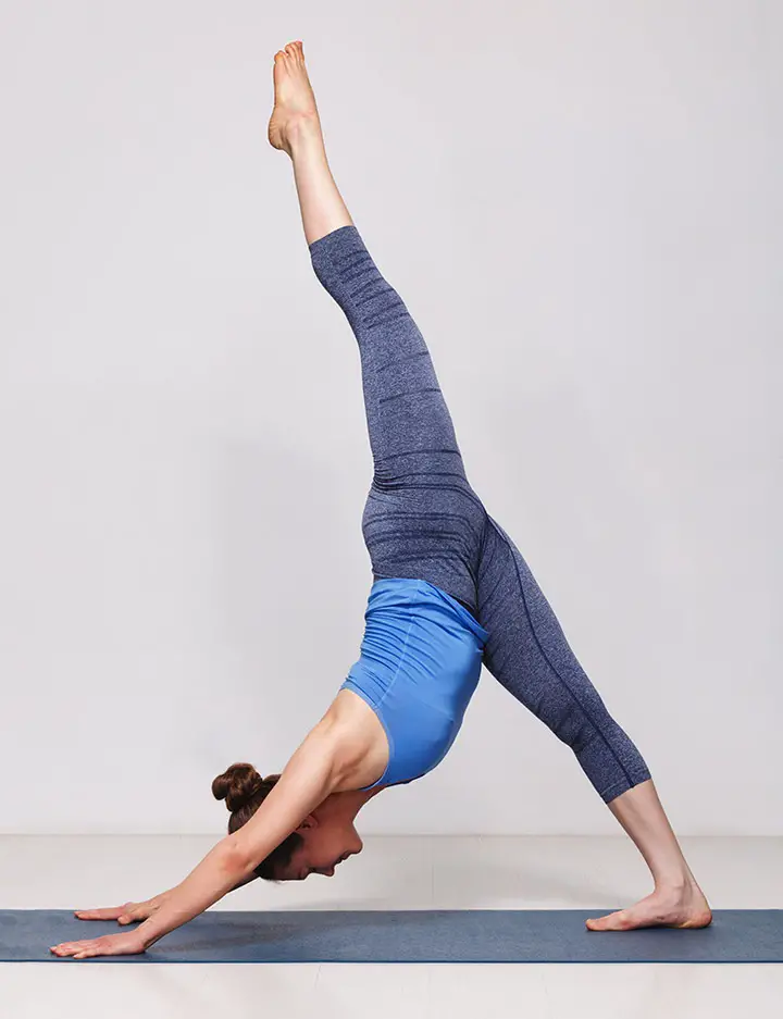 eka pada adho mukha svanasana for strong core