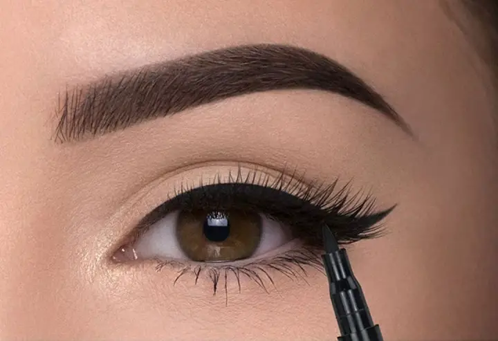 eyeliner for deep set eyes