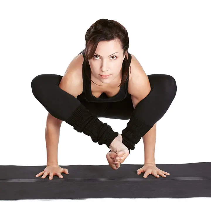 bhujapidasana arm balance yoga pose