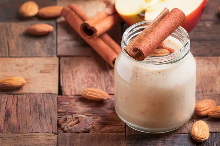 cinnamon roll protein smoothie