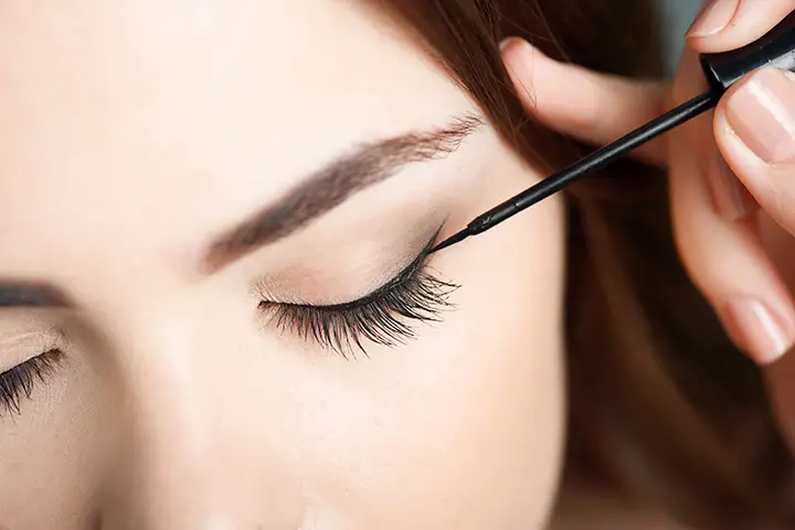 Applying Excessive Liner on the Bottom Eyelid