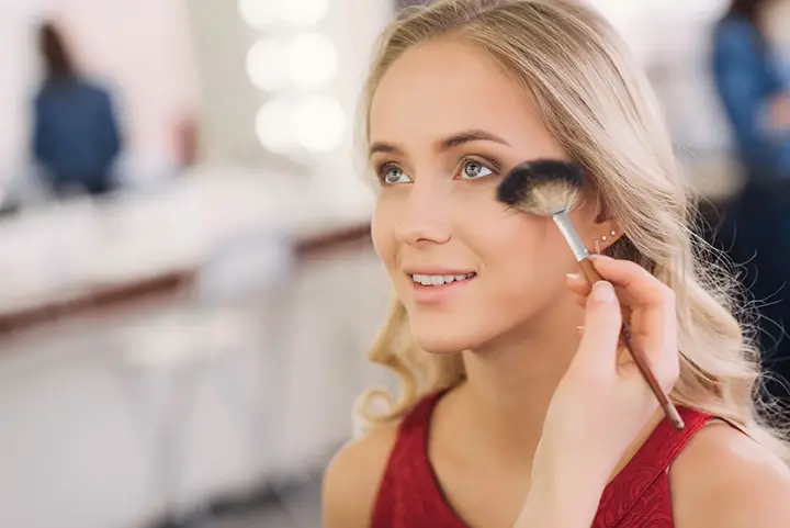 Applying Paint on Liquid Liner Using a Brush Applicator