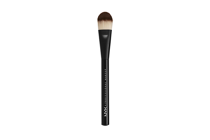 Flat Brush for Complete Coverage
