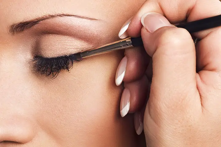 Use Eyeliner and Mascara to Enhance Eyes
