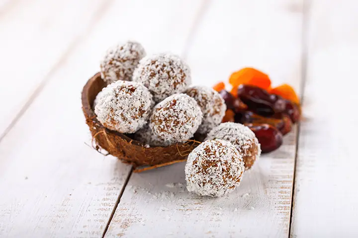 low carb coconut energy balls