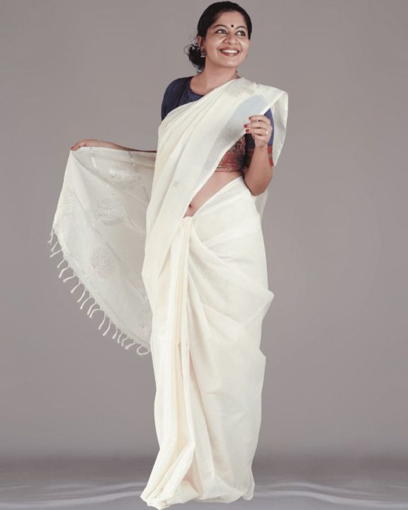 Shiny Kasavu Cotton Blend Saree