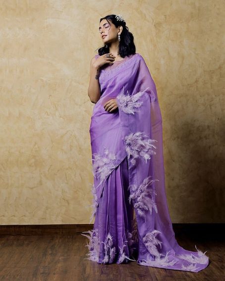 Solid Lavender Saree With Feathery Design