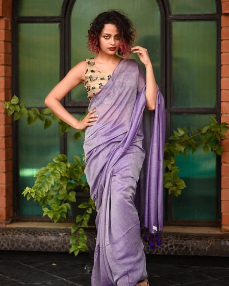 Silk Mix Lavender Saree With Cream And Black Blouse