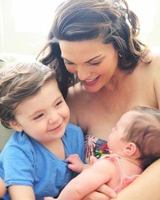 Alana De La Garza Personal Info