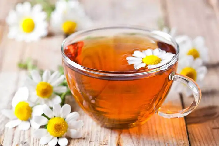 chamomile tea for hair lightening