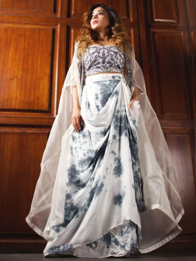 cropped-A-fantastic-look-of-Tina-in-a-tie-dyed-white-and-grey-Lehenga.jpg