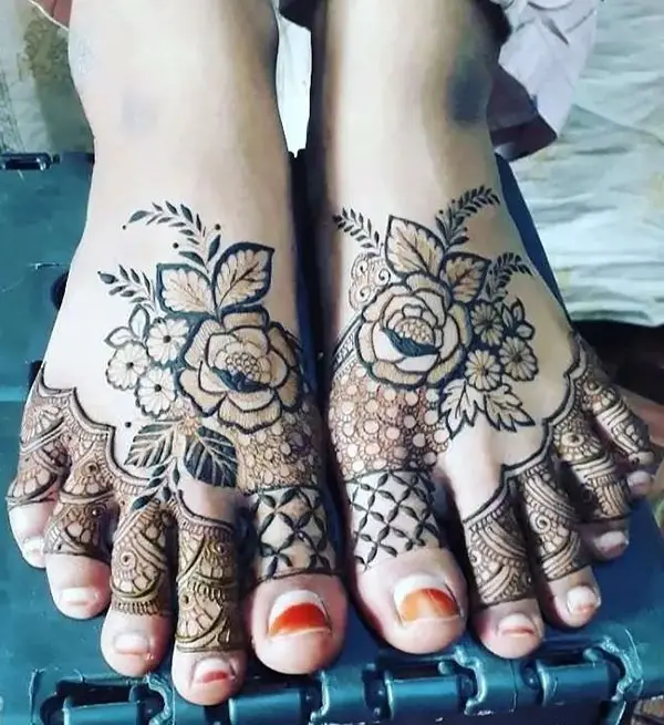 Flower Mehndi Design for Legs