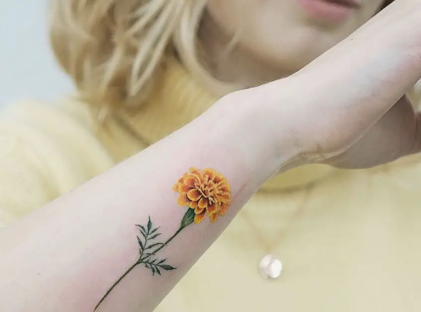 35 Beautiful Flower Tattoo Design Ideas on Arms