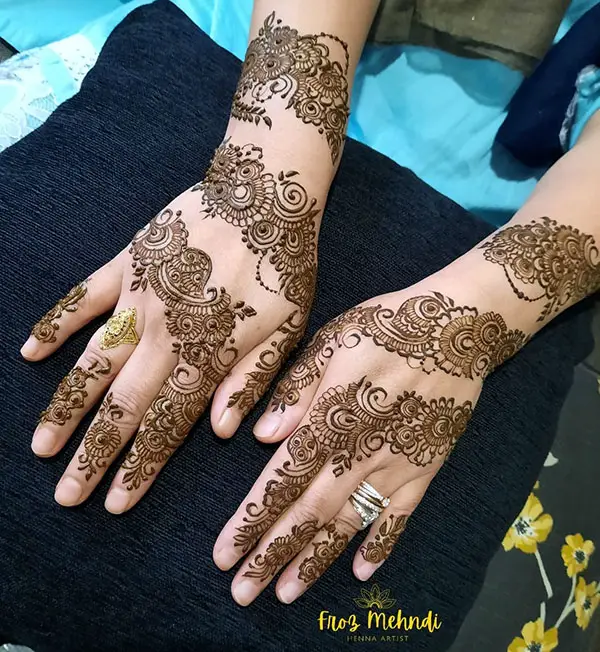 25 Simple Flower Mehndi Designs For All Occasions