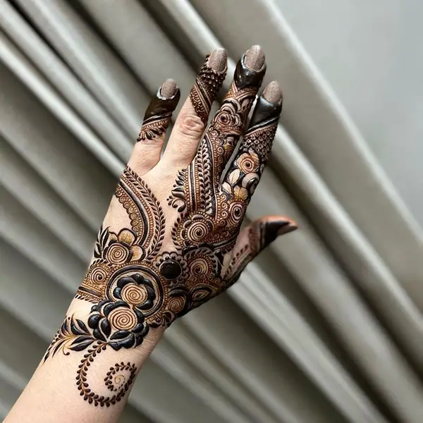 30+ Latest & Simple Mehndi Designs for Raksha Bandhan