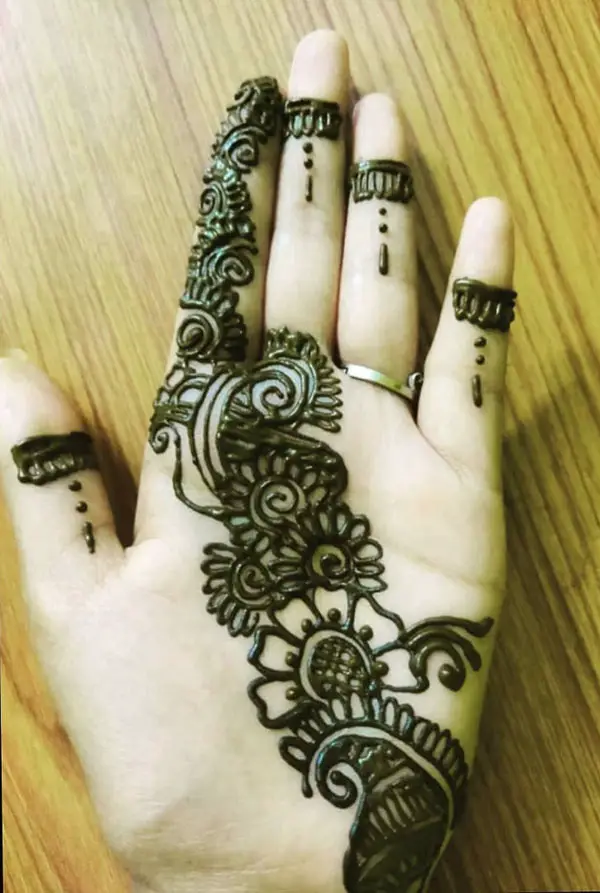 Simple, Sober, and Easy to Apply Mehndi Design