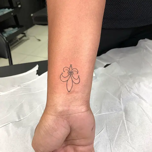 Minimal Fleur-De-Les Tattoo