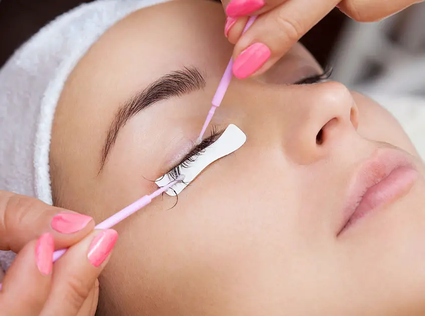 signs of bad eyelash extensions