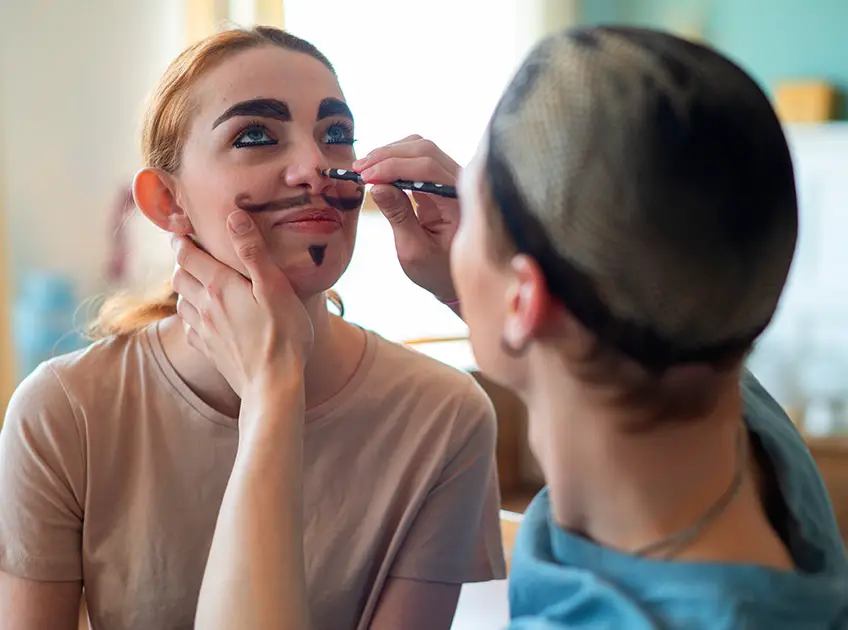 How to Do Drag Makeup,