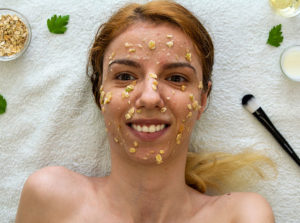Oatmeal For Skin and Hair Benefits and Uses
