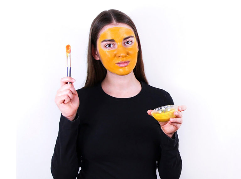 12 Amazing Turmeric's Benefits For Your Skin And Hair