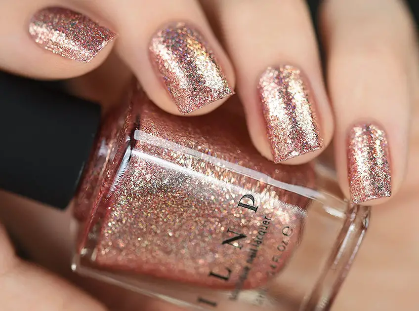 The 9 Best Holographic Nail Polishes