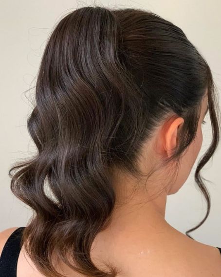 High Wavy Ponytail