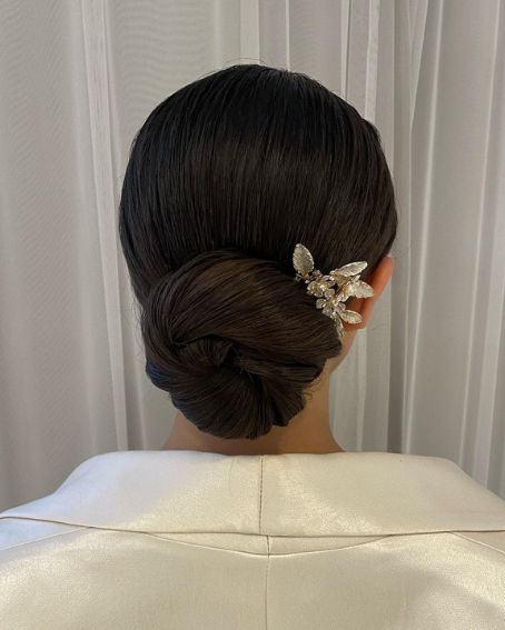 Low Bun With Accessories