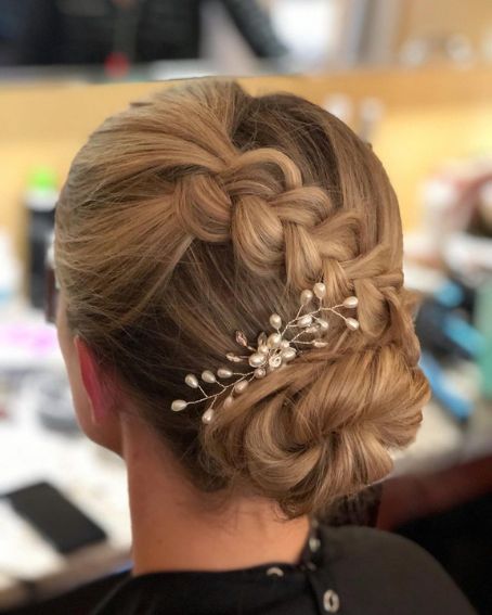 10 Best Hairstyles For Family Pictures