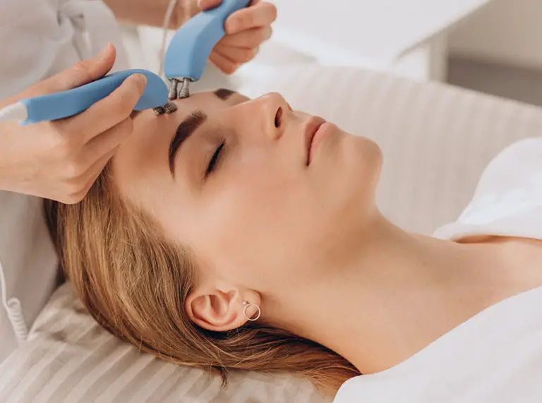 How Long After Microneedling Can I Wear Makeup?