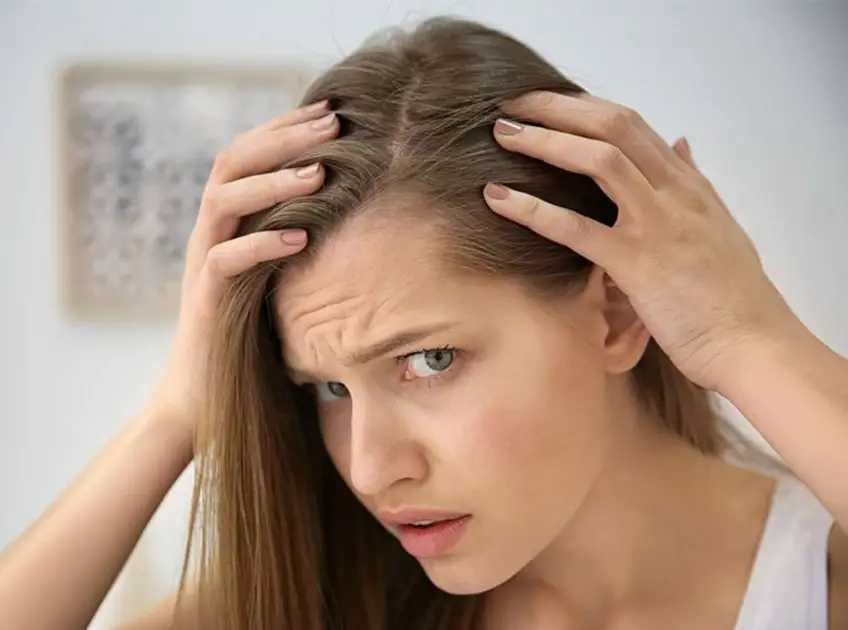 What does chlorine do to your hair