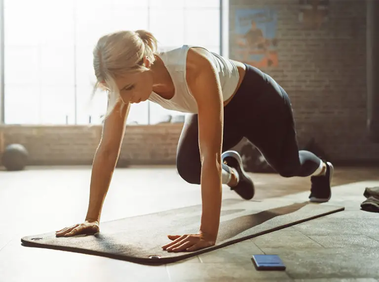 The 17 Benefits Of Mountain Climbers For Your Whole Body