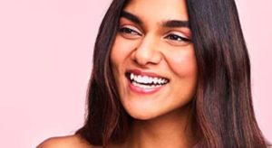 7 Best Shampoos for Hair Smoothening