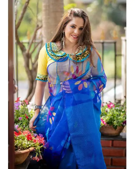 Double Layered Collar Blouse Of Blue And Yellow Color