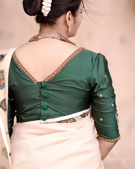 Back Button Green Pattu Blouse With Lace Border