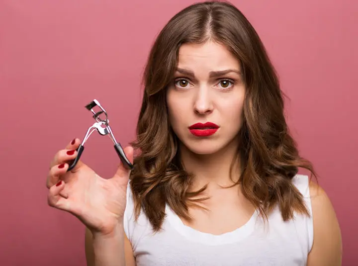 10 Mistakes Need To Avoid When Using An Eyelash Curler