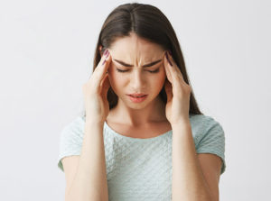 8 Essential Oils for Migraine Pain Relief | How To Use It