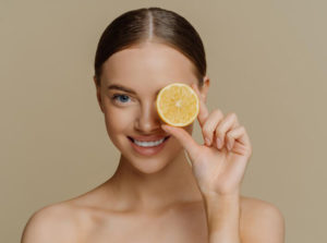 How to Remove a Tan Using Lemon Juice